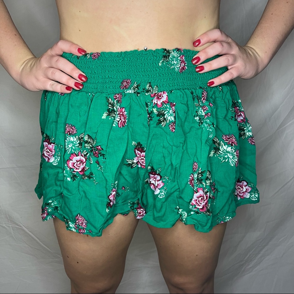 🤍 flowy been floral shorts 🤍